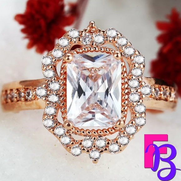 *NEW!* Sizs 8 1.75 CT Emerald Cut Vintage Style Ring - Picture 3 of 10